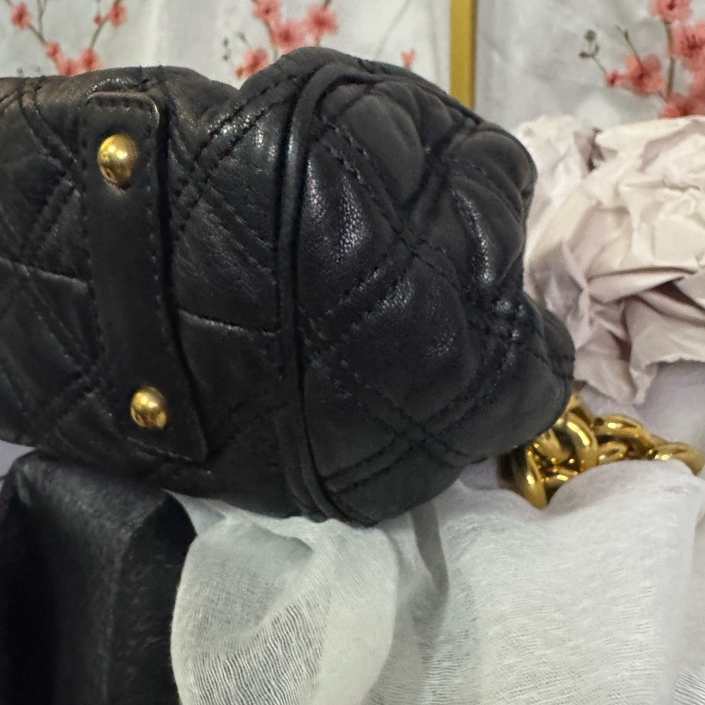 Mark Jacob’ Black Quilted Handbag with Gold hardware and Accents - Picture 5 of 10